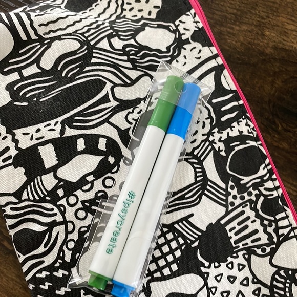 Ipsy Cosmetic Case * 7.5” X 5” bag * Color Your Own Style - Picture 5 of 5